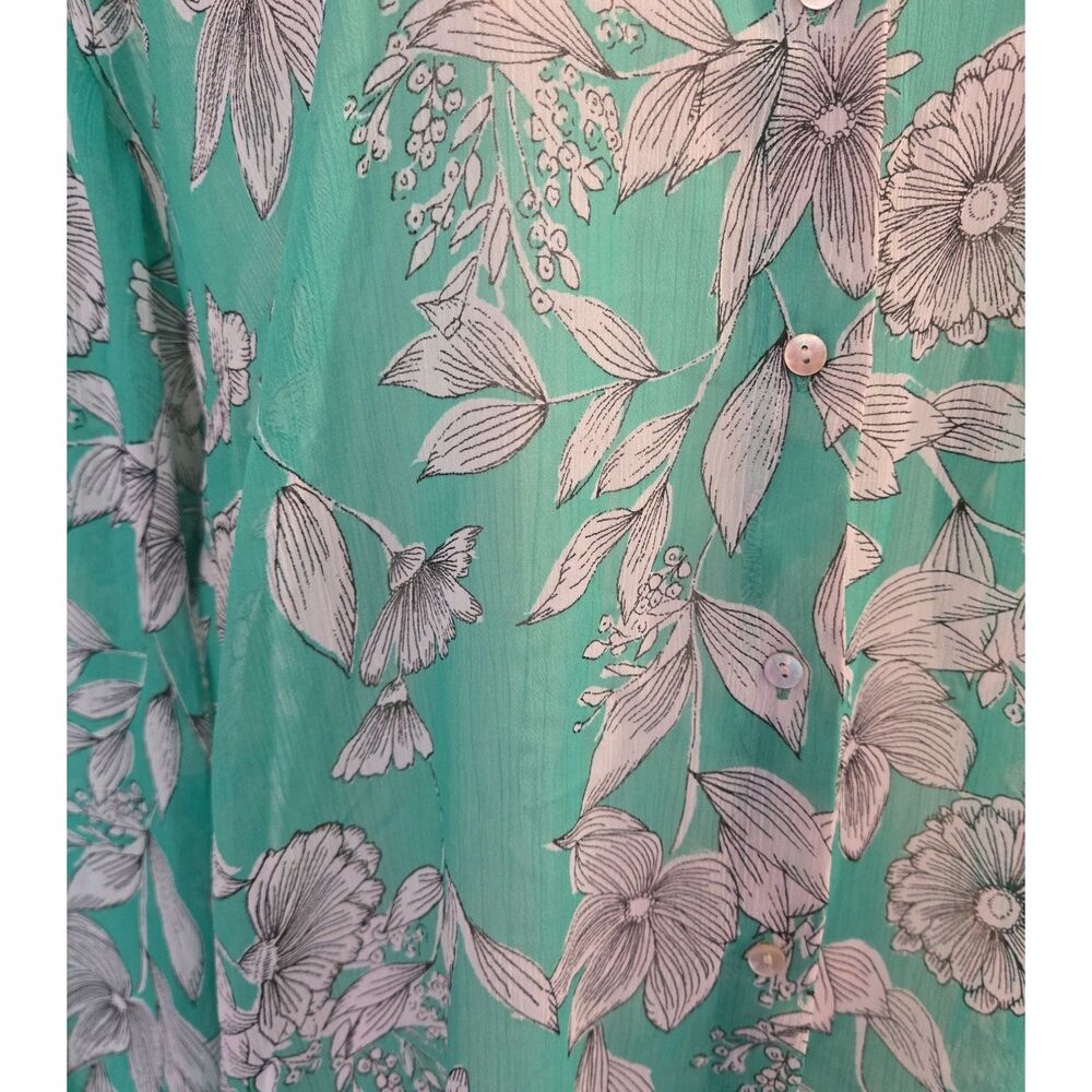 Mesh Floral Button Top - Picture 4 of 6